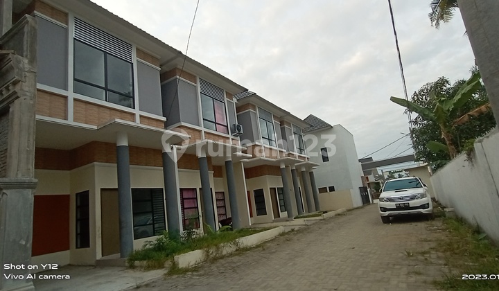 Disewakan rumah dalam kompleks 1