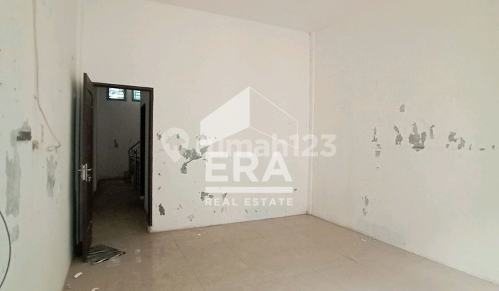 Dijjal cepat 1 unit rumah dalam kompleks,  siap huni, nyaman dan aman, one system gate, area sekitar banyak penduduk dan Cluster.Harga  paling murah 2