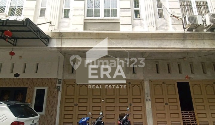 Dijjal cepat 1 unit rumah dalam kompleks,  siap huni, nyaman dan aman, one system gate, area sekitar banyak penduduk dan Cluster.Harga  paling murah 1