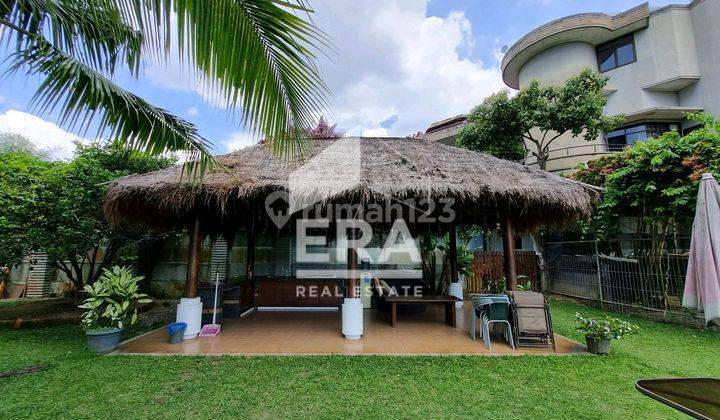 Dijual cepat rumah mewah dan luas  seperti vila dalam kota  di Kompleks Graha Helvetia ada private  pool,, indorr kitchen dan outdoor kitchen, gazebo, 2