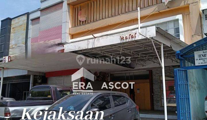 3 Ruko Gandeng u/ Cafe&Resto di Jl. Kejaksaan