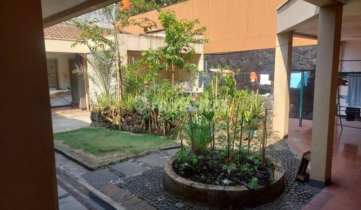 Rumah Lama Siap Huni Dekat Universitas Terkemuka 1