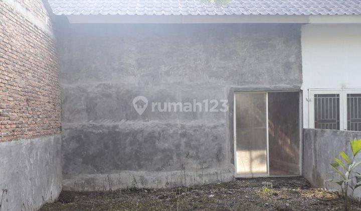 Rumah dlm komplek halton place belum renonasi 2