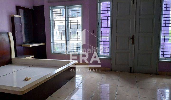 RUMAH VILA DLM KOMPLEK DAERAH CEMARA INDAH 1