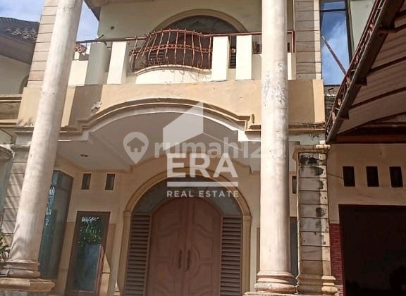 FOR SALE VILLA HOUSE ON KARYAWAN STREET MEDAN SUNGGAL FOR SALE VILLA HOUSE ON KARYAWAN STREET MEDAN SUNGGAL