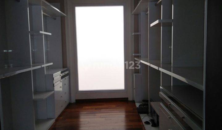  Rumah Mewah  3 Lantai Semi Furnished  di Senayan jakarta selatan, Senayan 10