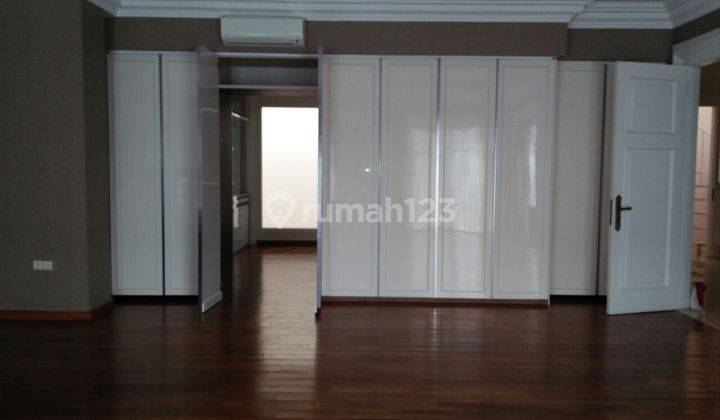  Rumah Mewah  3 Lantai Semi Furnished  di Senayan jakarta selatan, Senayan 11