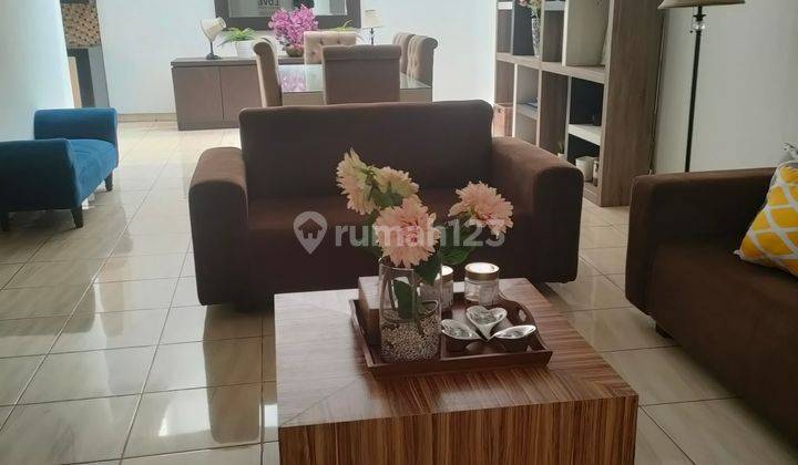 Rumah dijual Full furnished2 Lantai rapih terawat di modernland 2