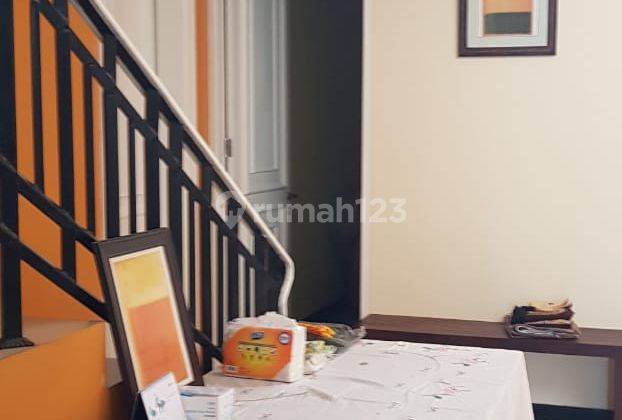 Rumah 2 Lantai SHM Sudah Renovasi di Beverly hills  duta garden 5