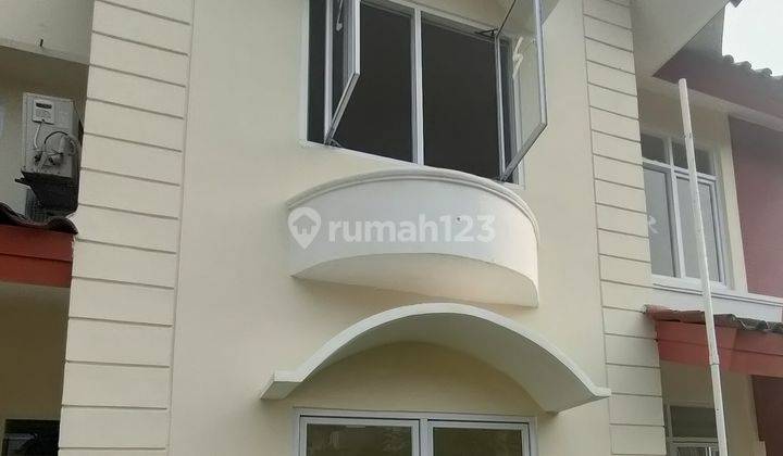 Rumah dijual SHM 2 Lantai Sudah Renovasi Timur Laut di modernland 2