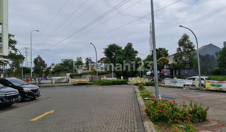 Renovated 2.5-story Shop House in Banjar Wijaya Modern Market 2