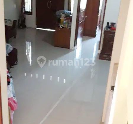 Rumah 3 Lantai SHM siap huni di Griya Ciledug 2