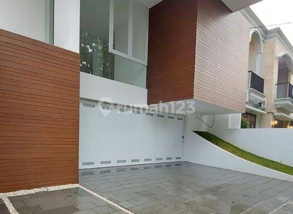 Rumah mewah private pool baru 3 Lantai di Jl niaga pondok indah  2