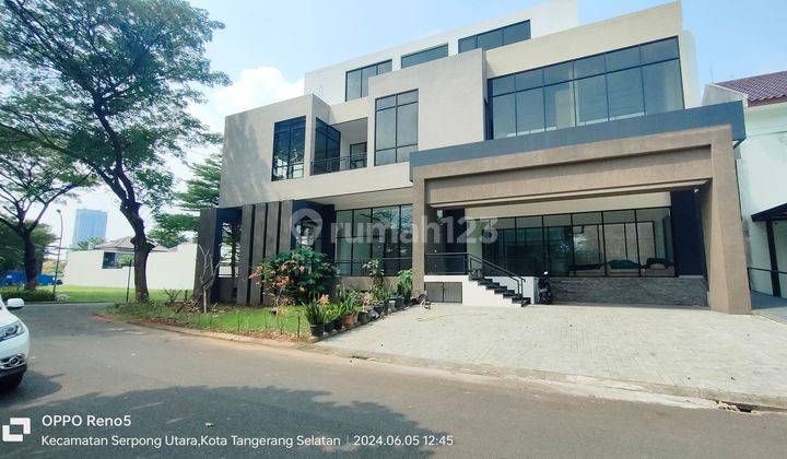 Rumah 4 Lantai super mewah private lift alam sutera  2