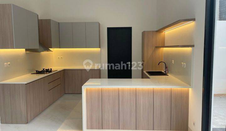 Rumah mewah Sudah Renovasi 2 Lantai SHM di Sutera onyx  2