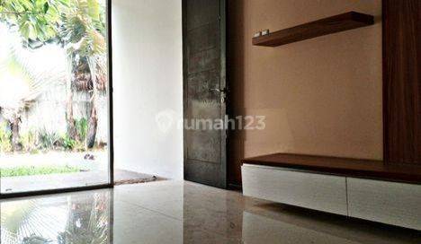 Rumah Murah Hook 2 Lantai SHM Furnished Bsd 2