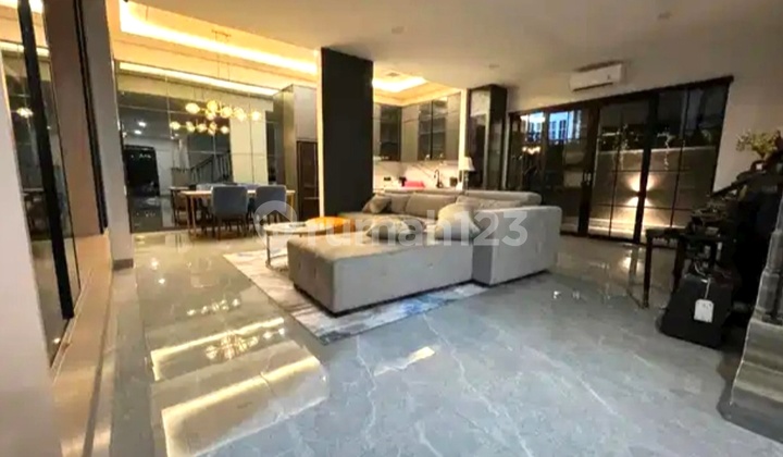 For Sale Luxurious 2-Story Hook House in Rolling Hills Karawaci 2