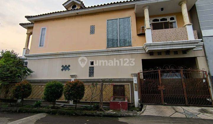 Rumah Hook 2 Lantai Classic Disain Banjar Wijaya  2