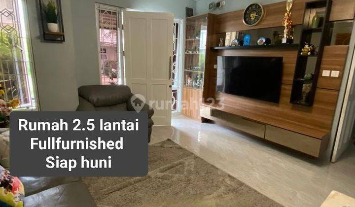 Dijual Rumah 2.5 Lantai Fullfurnished Pinewood Banjarwijaya  1