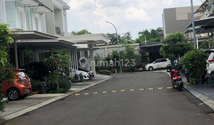 Dijual Rumah 2.5 Lantai Furnished Malberry Pinewood  2