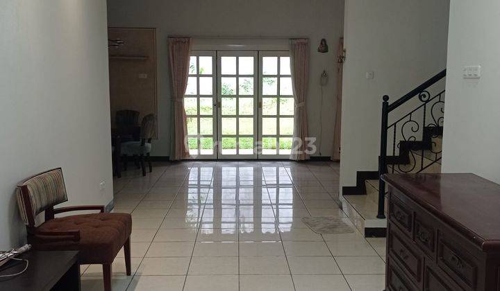 Rumah Modern Klasik Terawat di Tatar Pitaloka Kota Baru Parahyangan Full Furnished