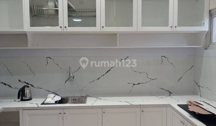 Rumah Modern Klasik Terawat di Tatar Pitaloka Kota Baru Parahyangan Full Furnished