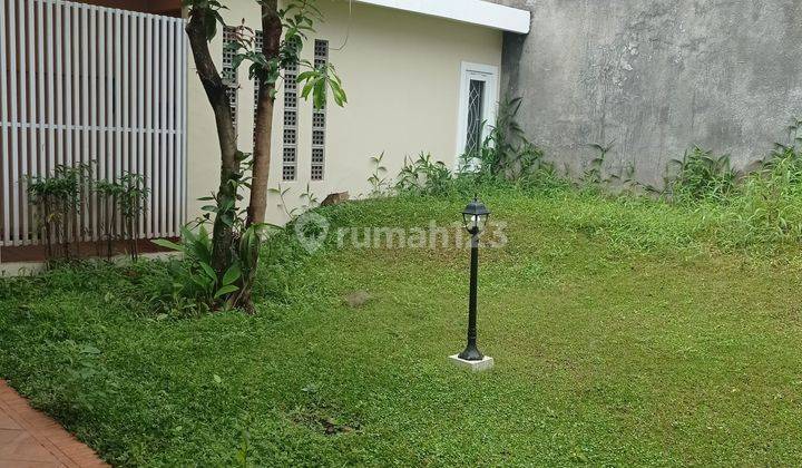 Rumah Modern Klasik Terawat di Tatar Pitaloka Kota Baru Parahyangan Full Furnished