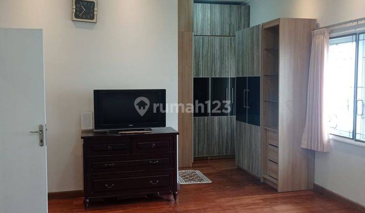 Rumah Modern Klasik Terawat di Tatar Pitaloka Kota Baru Parahyangan Full Furnished