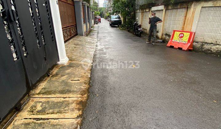 Rumah di Kawasan Senopati Area Tulodong Area, Jakarta Selatan 2