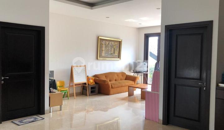 Rumah Hunian di Kawasan Kebayoran Lama, Dekat Permata Hijau