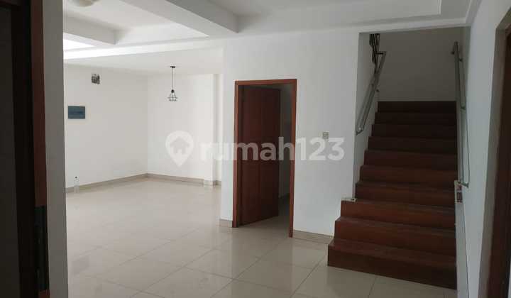 Pondok Indah Area House, South Jakarta