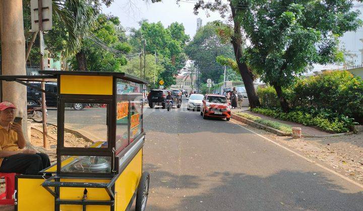 Rumah Tua Hitung Tanah di Kebayoran Baru Jakarta Selatan 2