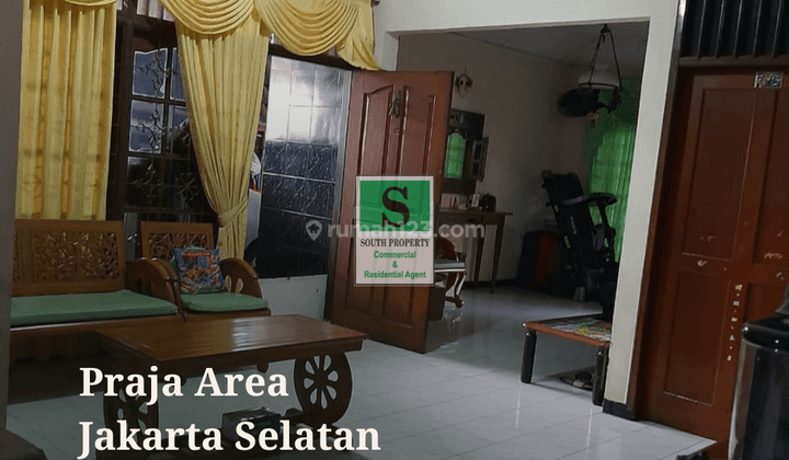 Rumah Bagus di Kawasan Praja, Jakarta Selatan 1