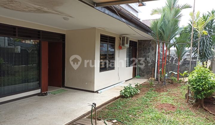 Rumah di Kawasan Kebayoran Baru Dekat Barito dan Gandaria