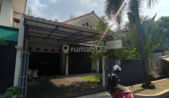 Rumah Hunian Asri di Gandaria Depan Taman, 5 Menit Ke Gandaria City 1