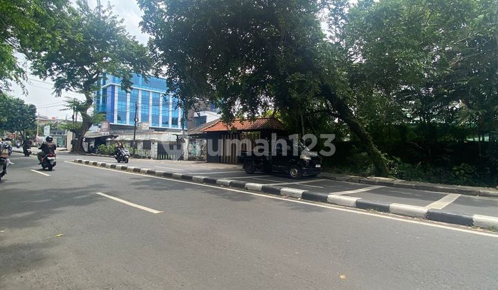 Rumah Ex Lab Cocok Untuk Komersial di Kebayoran Lama 2