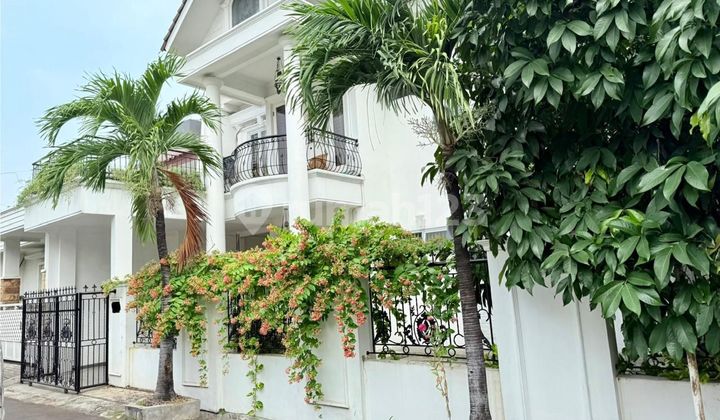 Rumah, 2 Lantai Lokasi Dekat dengan Pusat Bisnis di Galaxy City 2