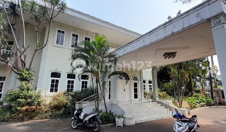 Rumah Hunian di Kawasan Permata Hijau, Jakarta Selatan 1