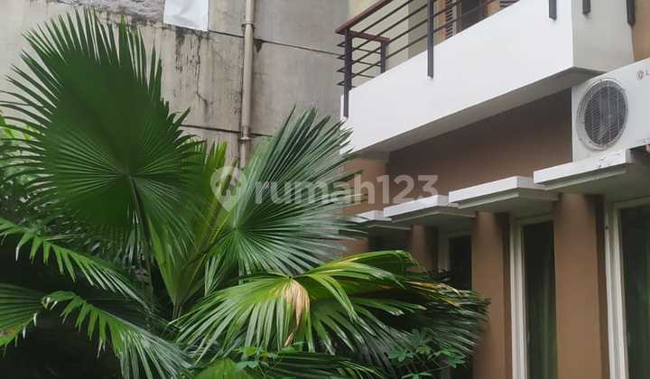 Rumah Hunian di Kawasan Kebayoran Baru, Jakarta Selatan