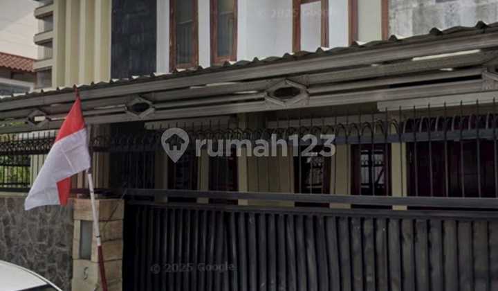 Ready-to-Occupy House in Panglima Polim Area, Kebayoran Baru, South Jakarta Ready-to-Occupy House in Panglima Polim Area, Kebayoran Baru, South Jakarta