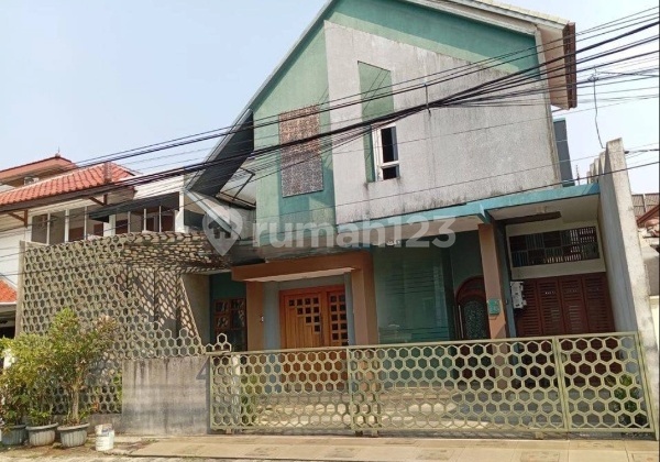 Residential House in Kebayoran Baru Area near Senayan, South Jakarta Residential House in Kebayoran Baru Area near Senayan, South Jakarta