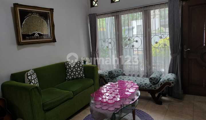 Residential House in the Megapolitan Area of Cinere, Depok 2
