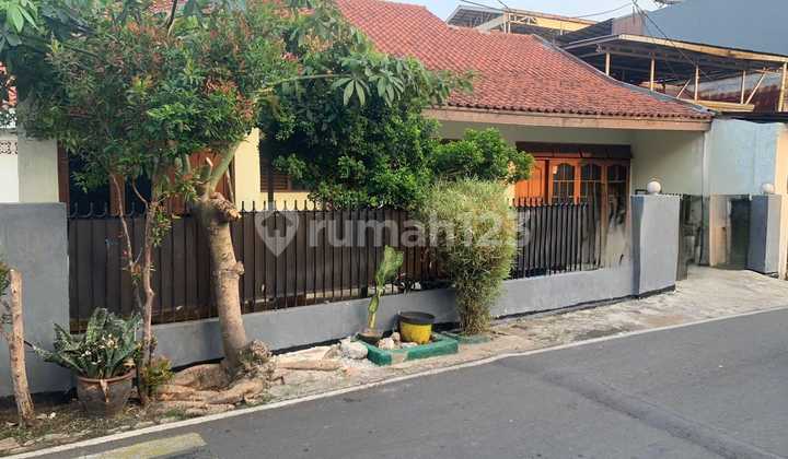 Residential House in Kebayoran Baru, South Jakarta