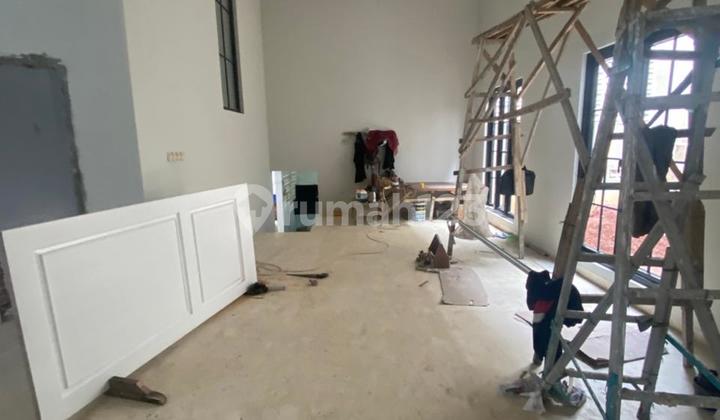 Brand New House Modern Classic dekat ke Senayan dan Pakubuwono, Kebayoran Baru Jakarta Selatan 2