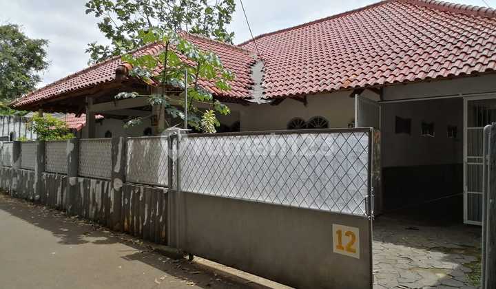 Tanah dengan Bangunan Rumah di Kawasan Ciganjur, Jakarta Selatan 1