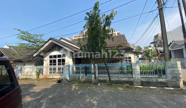 Ready-to-Occupy House Near Park in South Bekasi Area, Bekasi 2