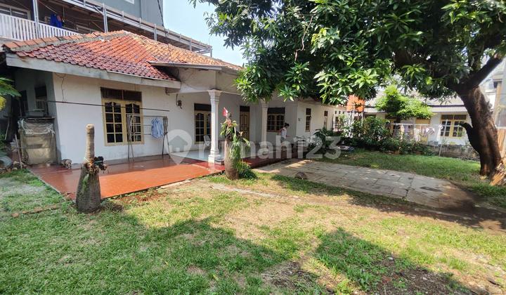 Rumah di Kawasan Kebayoran Lama dekat ke Gandaria City, Jakarta Selatan 1