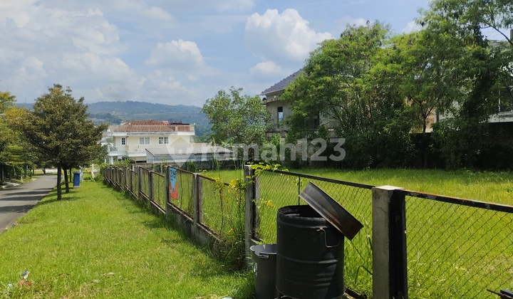 For Sale: Ready-to-Build Plots with Mountain View Certificates in Sentul City For Sale: Ready-to-Build Plots with Mountain View Certificates in Sentul City