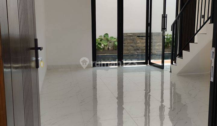 DIJUAL Rumah Baru Hook Kolam Renang di Sentul City 2