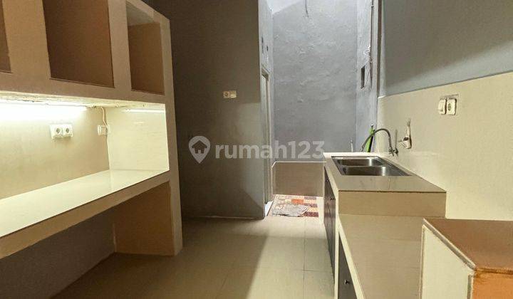 Dijual Rumah 2 Lantai Didalam Town House Ekslusif di Cinere 2